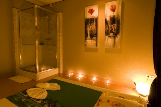 Massageraum 'Bangkok' Mandarin Spa Uden, Niederlande. (2)
